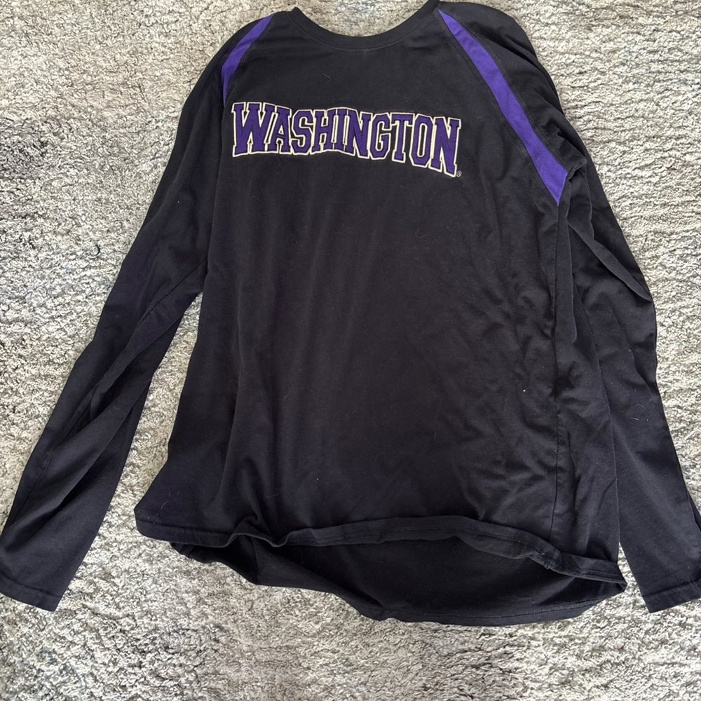 Washington Huskies Black Long Sleeve Shirt